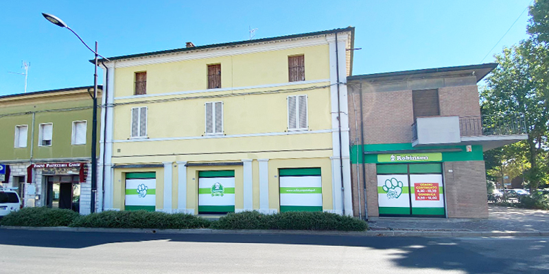 Robinson Pet Shop apre a San Pietro in Vincoli cover